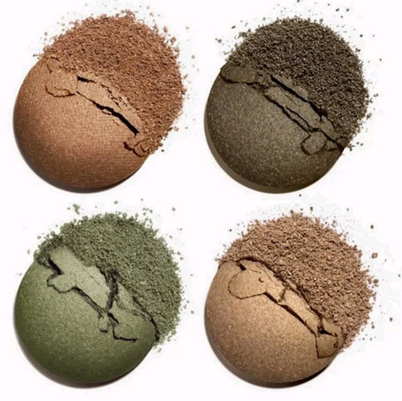 CHANEL 318 BLURRY GREEN Les 4 Ombres Multi-Effect Eyeshadow Pallet New - Picture 10 of 13